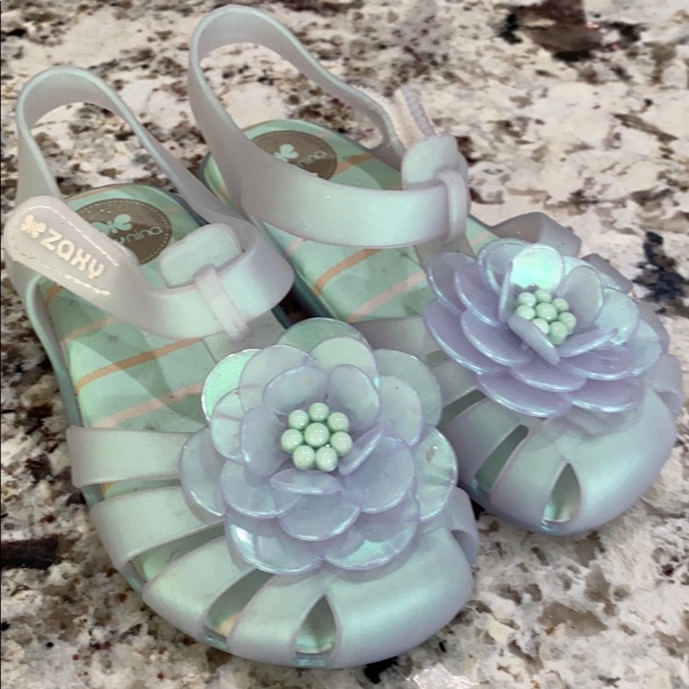 Size 10 toddler . Worn once .